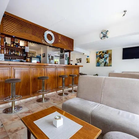Ξενοδοχείο Salema Beach Hotel 3*