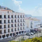 Salema Beach Hotel Отель 3*