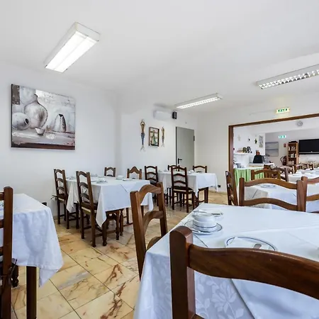 Salema Beach Hotel Салема